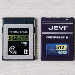 Dwie karty pamięci CFexpress Type B: ProGrade 512 GB i Jeyi 512 GB, gotowe do zapisu 4K i 8K RAW.