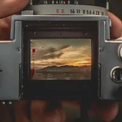 W którym roku wynaleziono aparat fotograficzny i dlaczego to ważne?