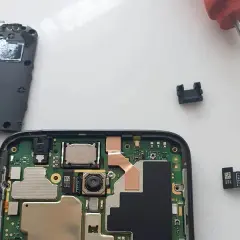 Ile kosztuje wymiana aparatu w telefonie? Sprawdź ceny i modele