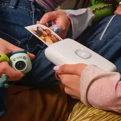 Drukarka do zdjęć z telefonu Instax drukuje wspomnienia. Sprawdź ranking najlepszych modeli!
