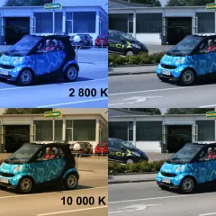 Cztery ujęcia tego samego niebieskiego smarta pokazują, jak zmienia się balans bieli. Od niebieskiego przy 2800 K, przez naturalne przy 4500 K i auto, do żółtego przy 10000 K.