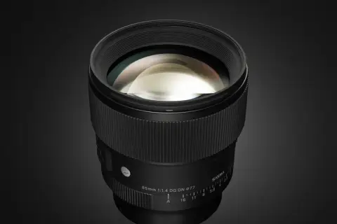 Obiektyw Sigma 85mm f/1.4 DG DN – idealny wybór, jeśli zastanawiasz się, jaki obiektyw do portretów zapewni piękne rozmycie tła.