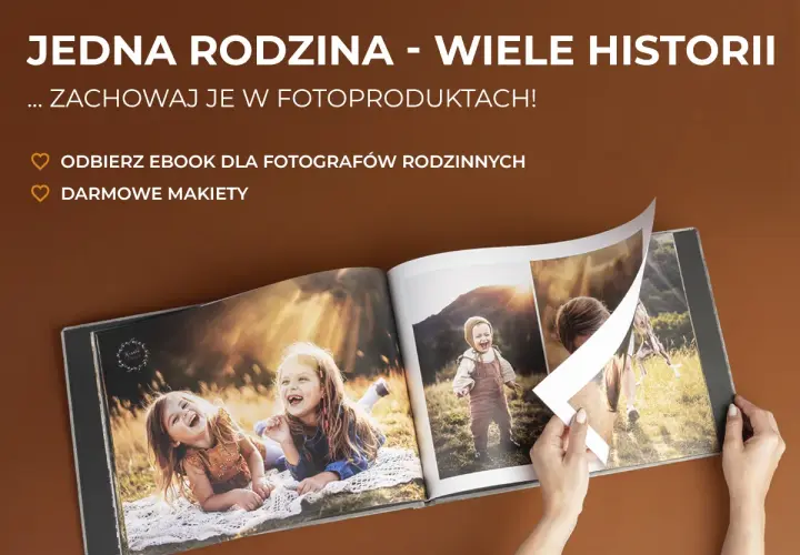 Otwarta fotoksiążka z uśmiechniętymi dziećmi, zachowaj wspomnienia w rozdzielczości full hd.