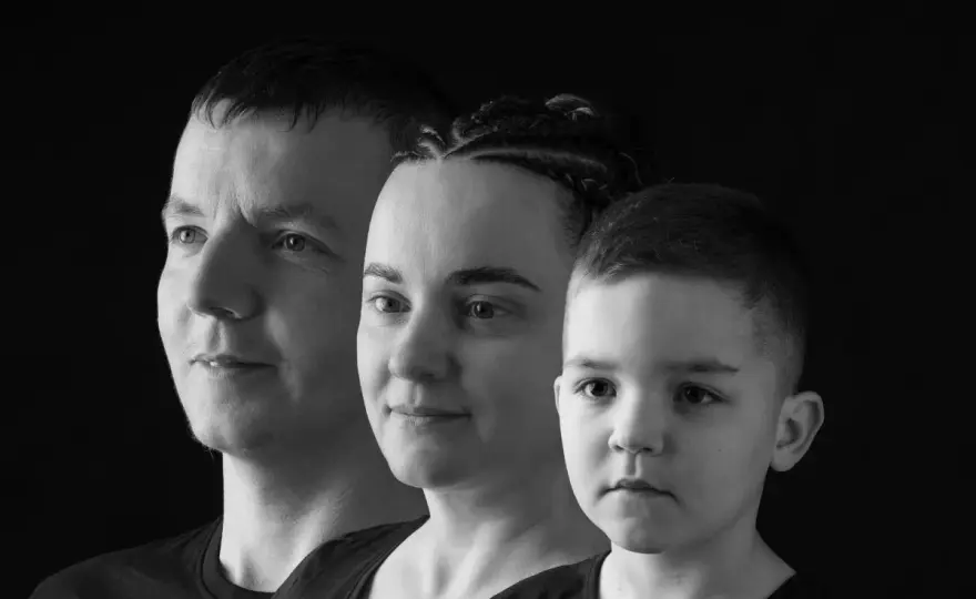 Czarno-biały portret rodzinny - kiedy naprawdę ma sens?