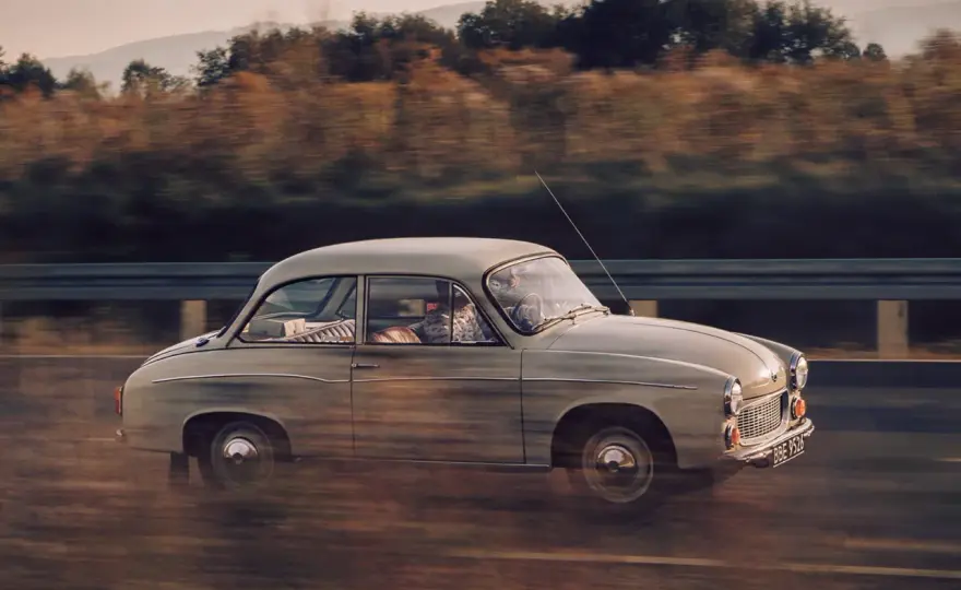Panning w fotografii - jak uchwycić ruch i zachować ostrość