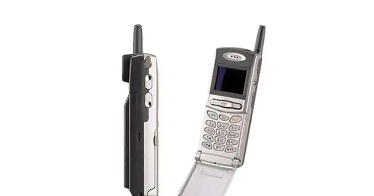 Pierwszy telefon z aparatem - który model naprawdę był pionierem?