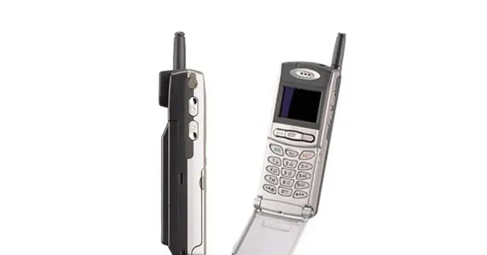 Pierwszy telefon z aparatem - który model naprawdę był pionierem?